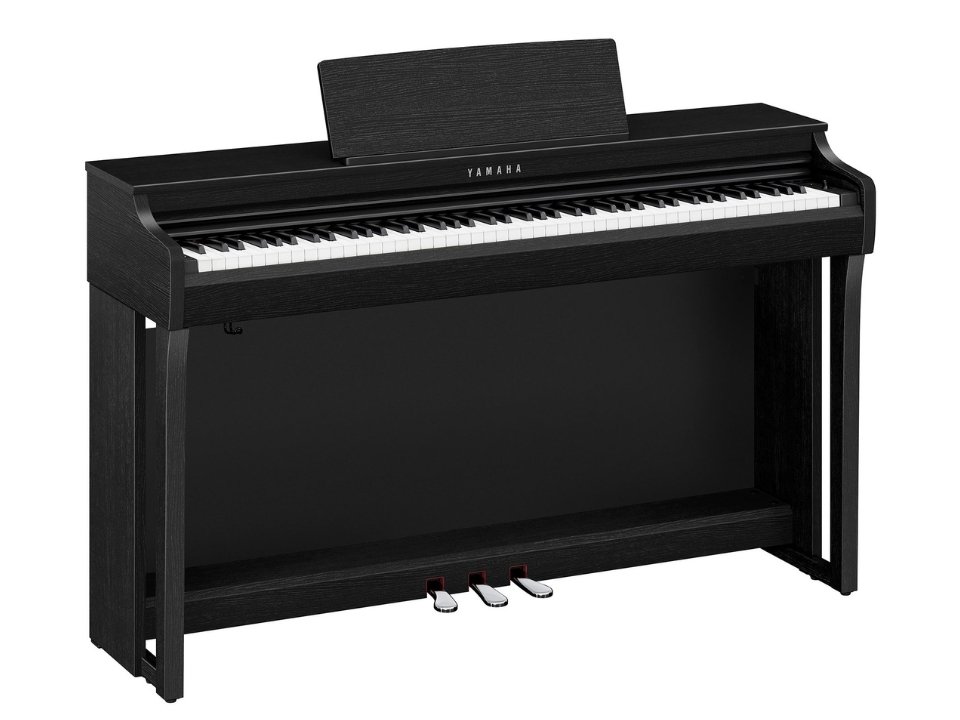 Hình ảnh chi tiết YAMAHA CLP-825 B góc chụp 2